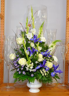 https://i.pinimg.com/236x/26/0a/3c/260a3c3bdffd725e470049ccac7de95d--funeral-flower-arrangements-vase-arrangements.jpg